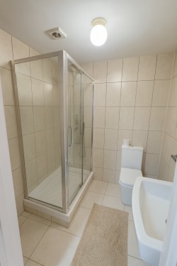 Images for (En-suites) Knighton Road, Leicester